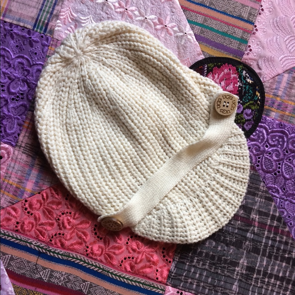 Ugg Hat & Gloves